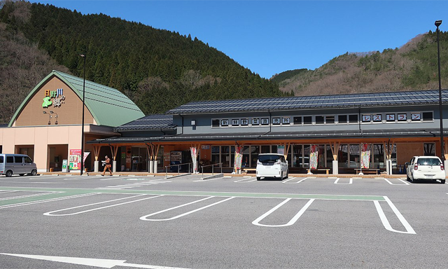 鳥取県日野郡日南町/道の駅にちなん日野川の郷/レストランほっとす