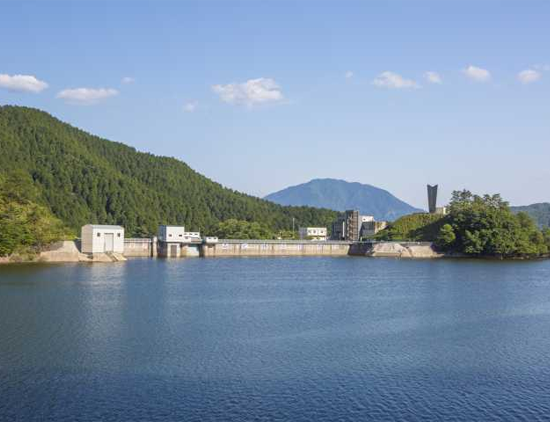 鳥取県日野郡日南町/道の駅にちなん日野川の周辺観光スポット/日南湖