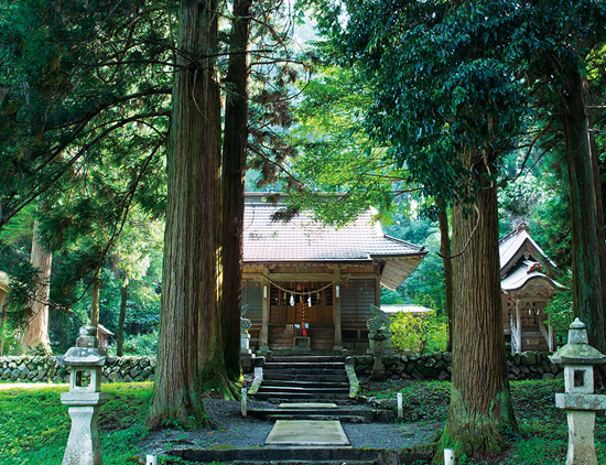 鳥取県日野郡日南町/道の駅にちなん日野川の周辺観光スポット/樂樂福神社